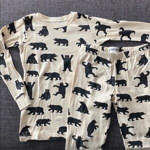 🐻 EUC Unisex Kids Black Bear Pajama Set, Boys, Little Blue House